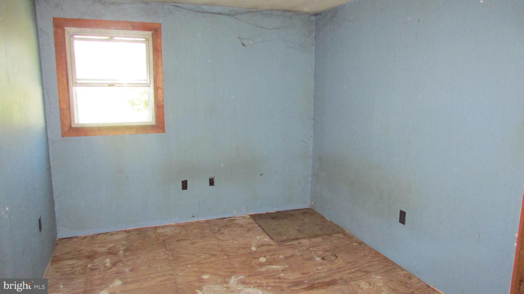 MIDDLE RIVER - Residential