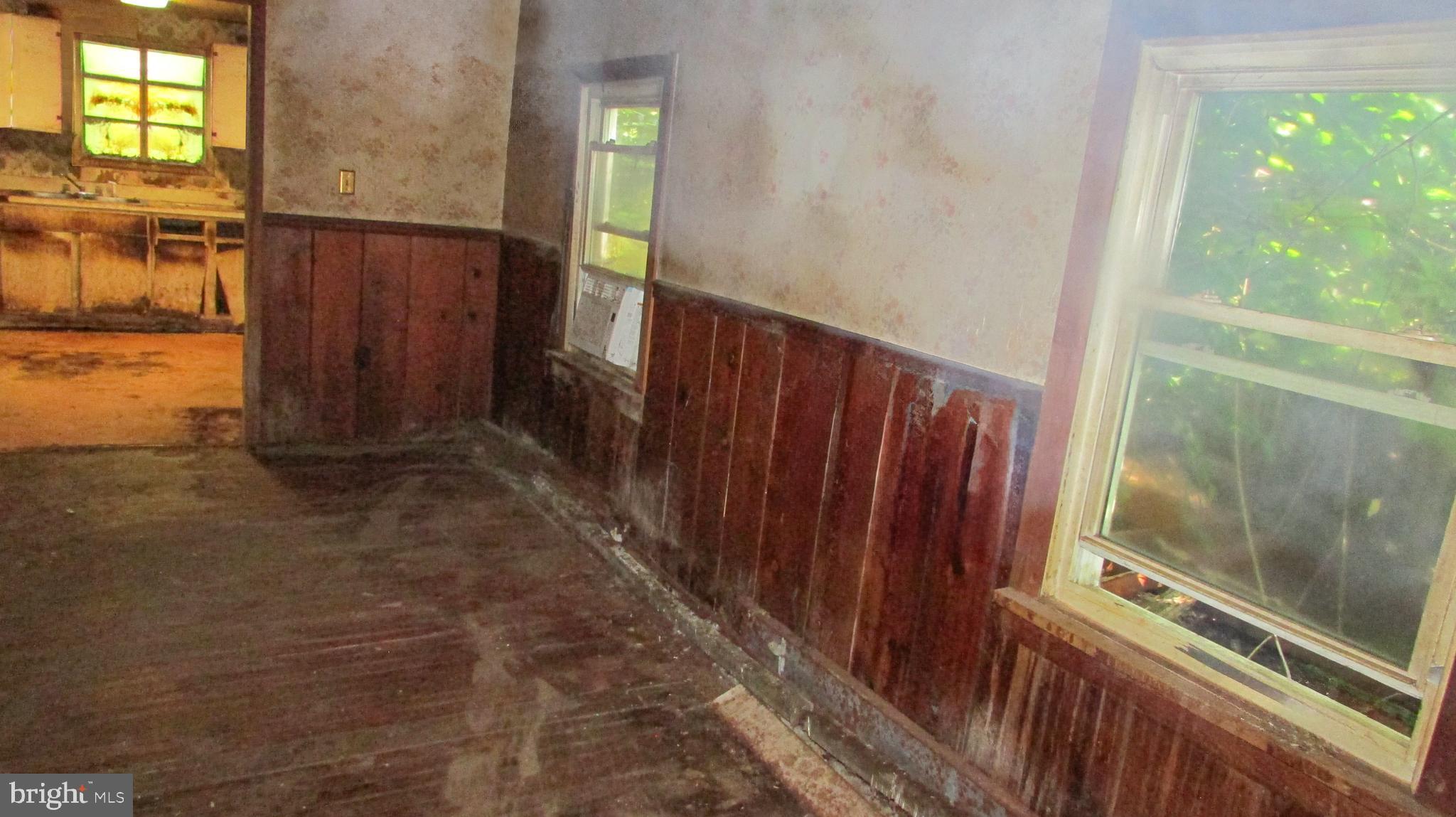 MIDDLE RIVER - Residential