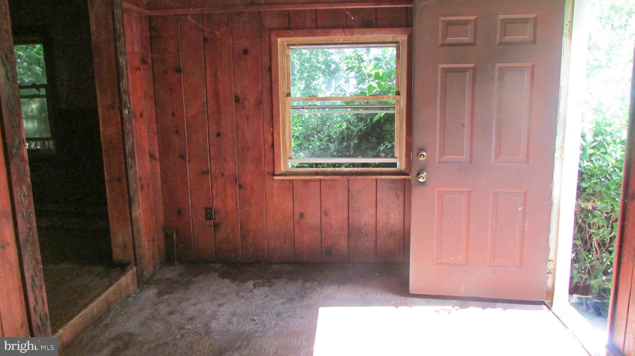 MIDDLE RIVER - Residential