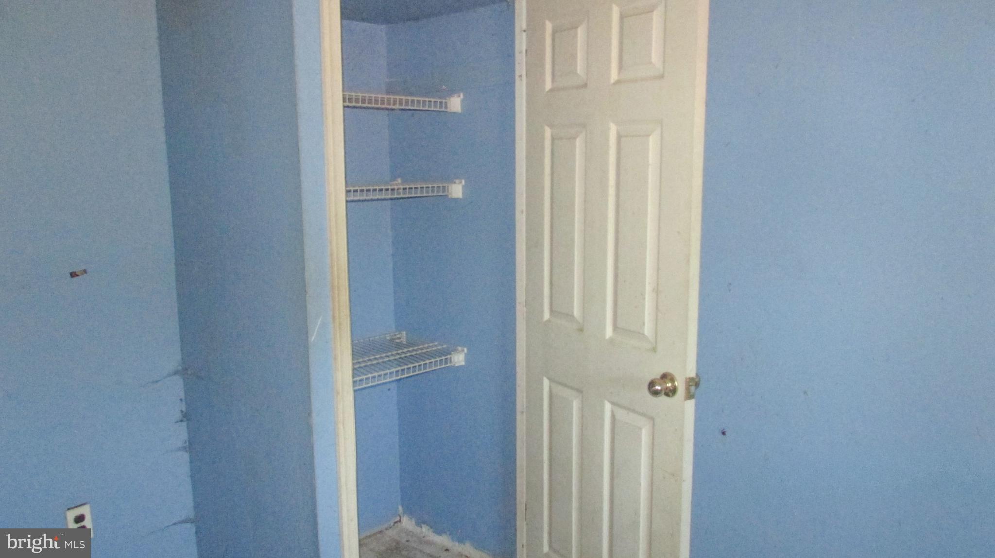 MIDDLE RIVER - Residential