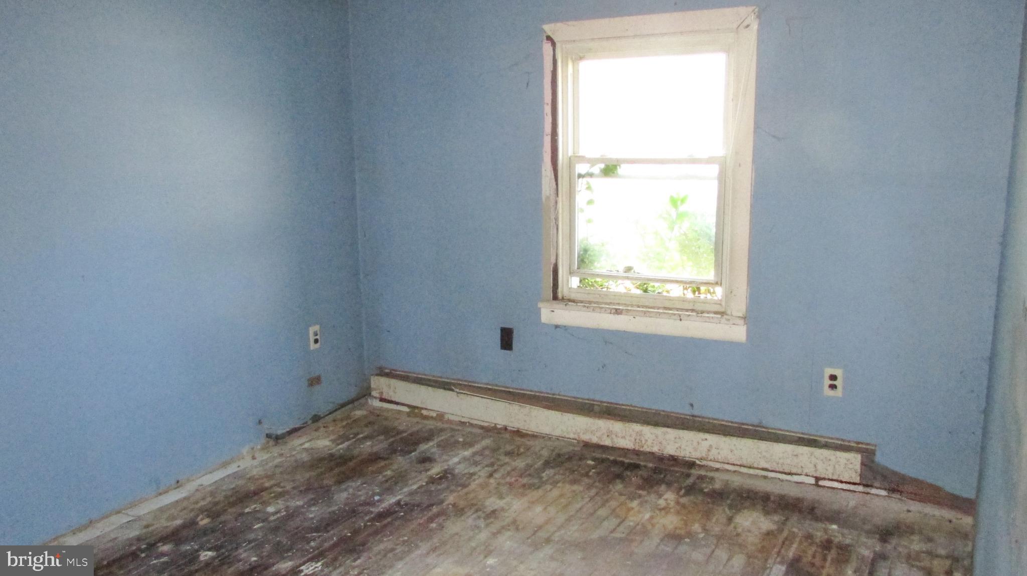 MIDDLE RIVER - Residential