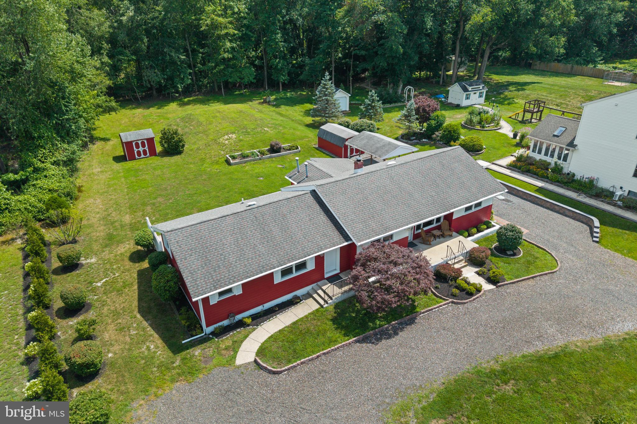 28 SKEET ROAD