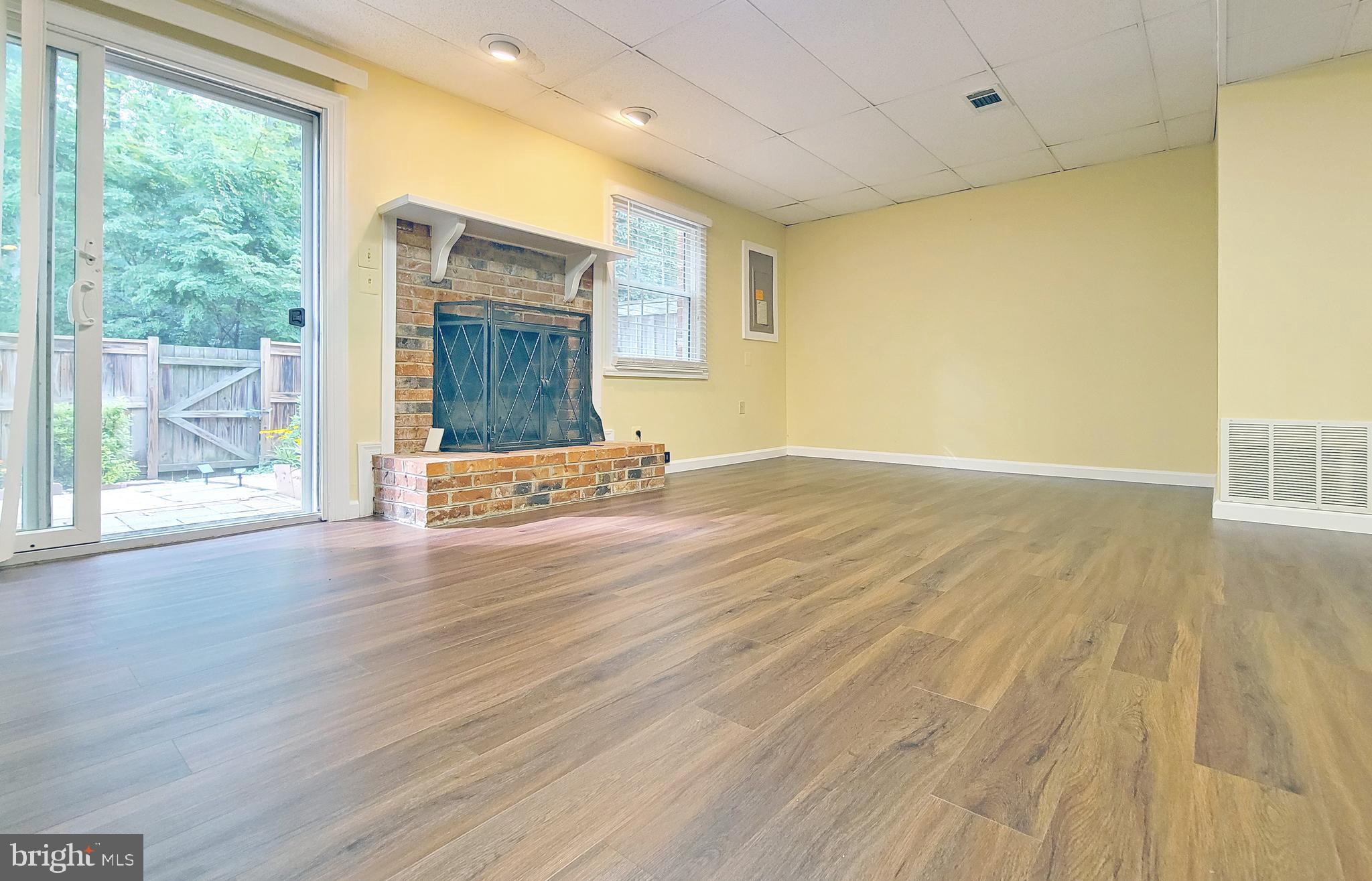 SARATOGA TOWNHOUSES - Residential Lease