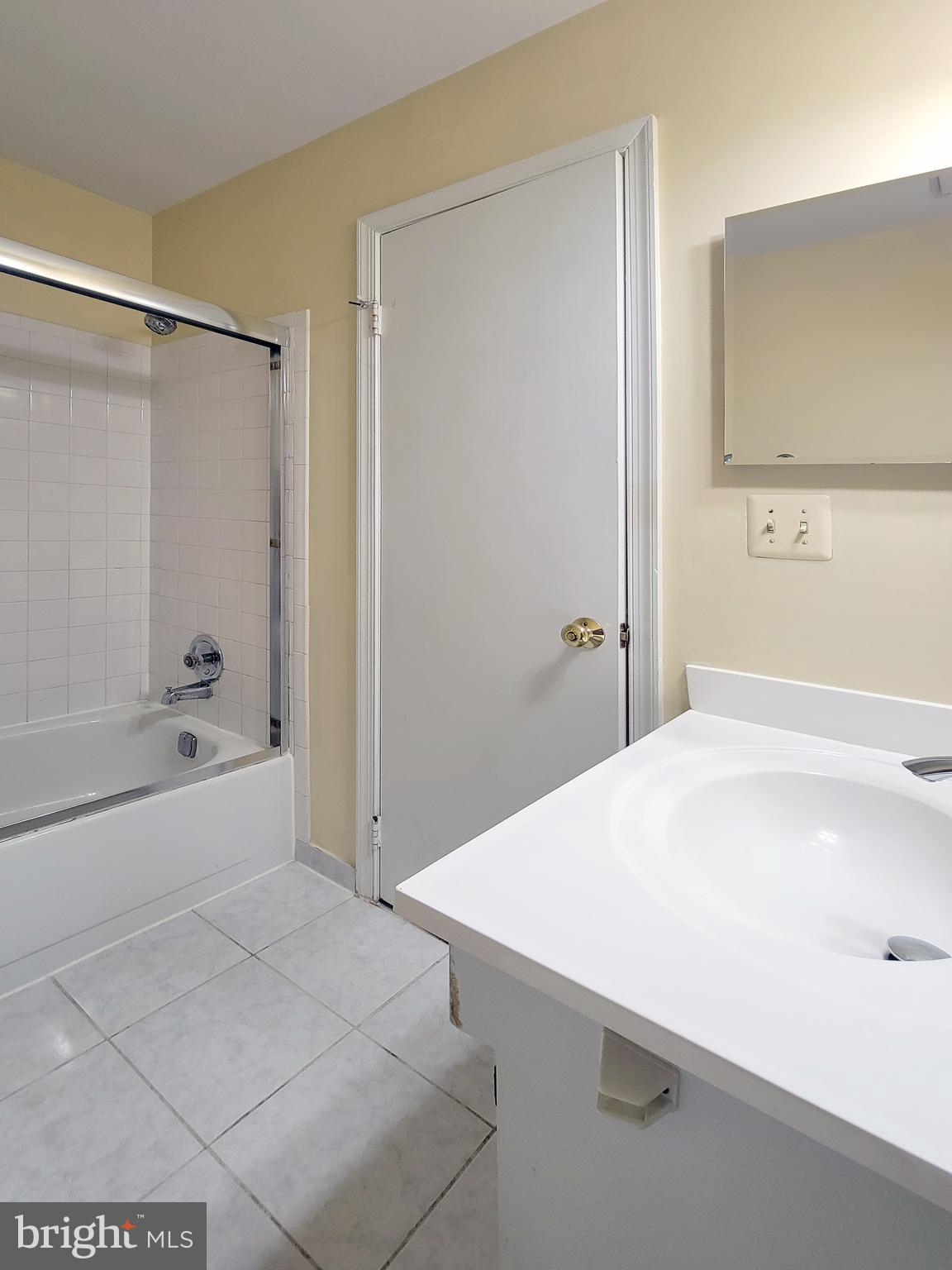 SARATOGA TOWNHOUSES - Residential Lease