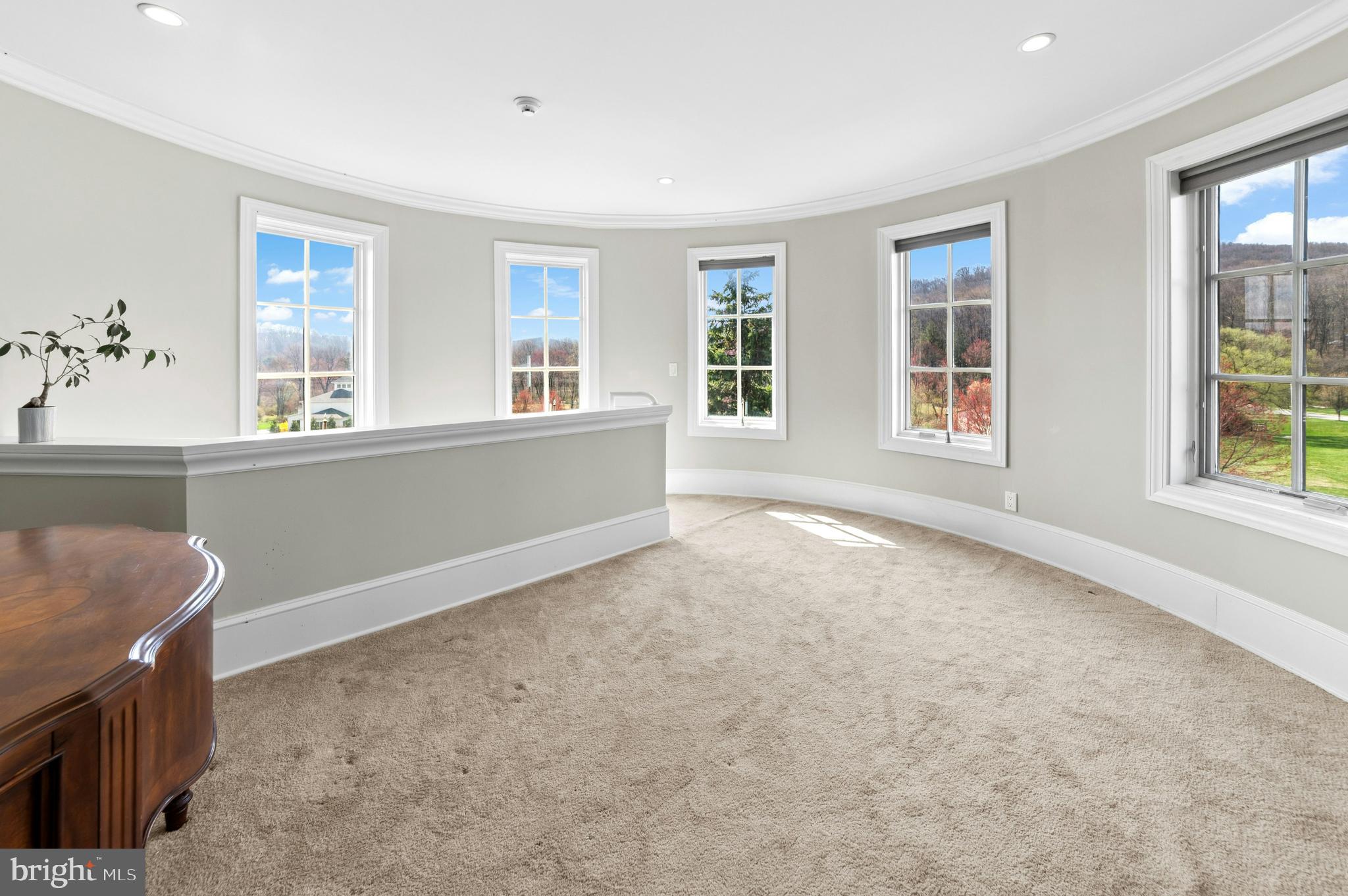 NEWPORT RIDGE - Residential