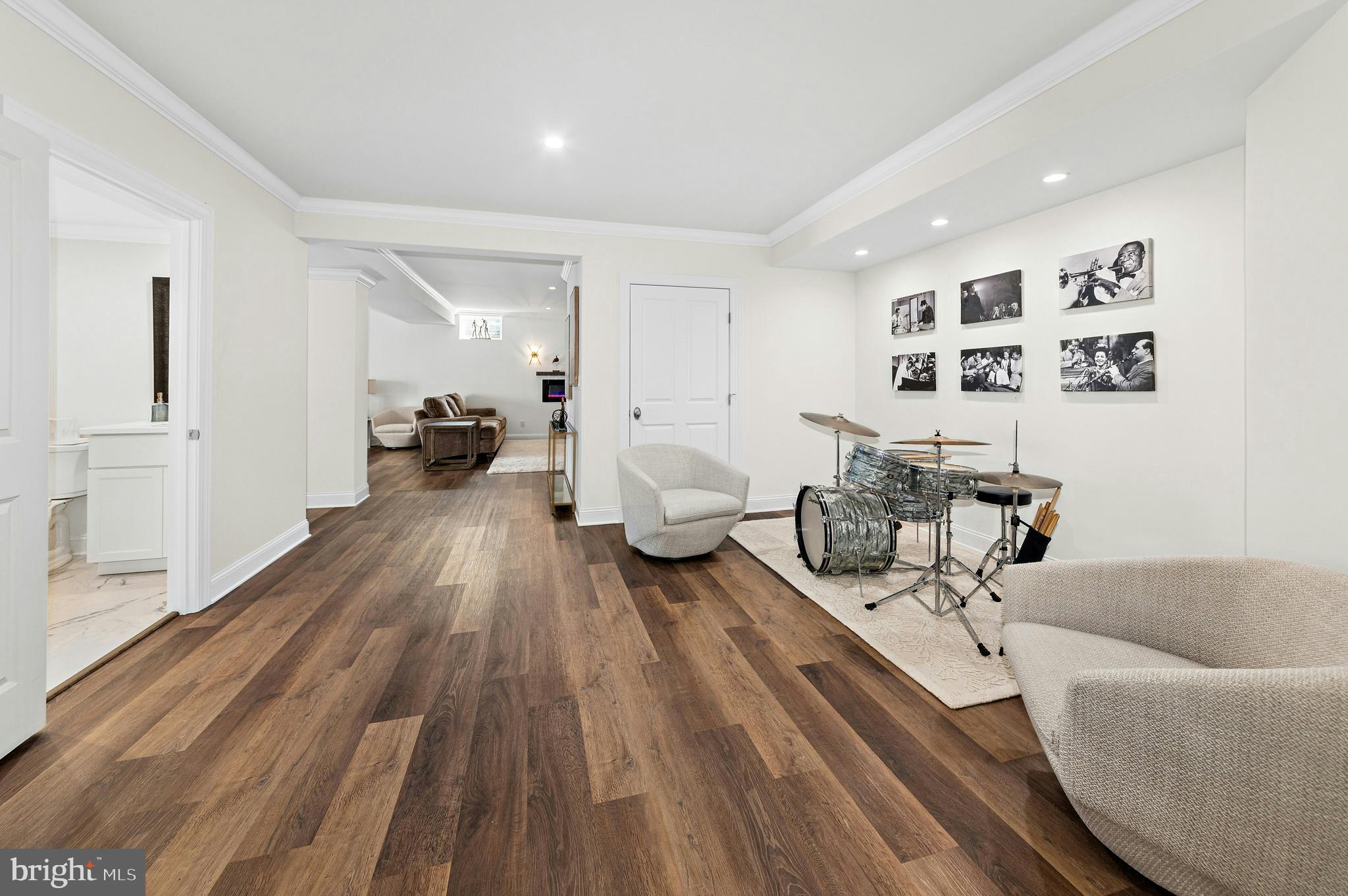 NEWPORT RIDGE - Residential