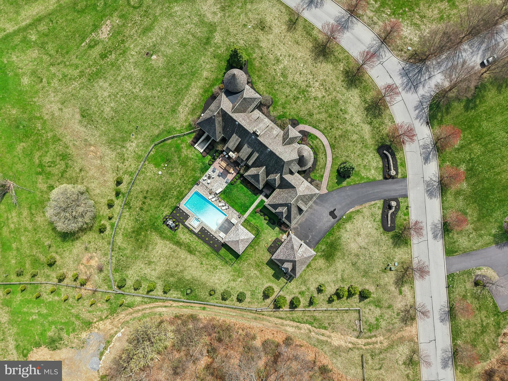 NEWPORT RIDGE - Residential