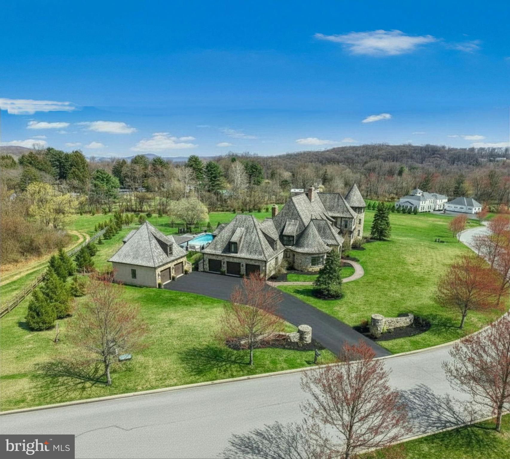 NEWPORT RIDGE - Residential