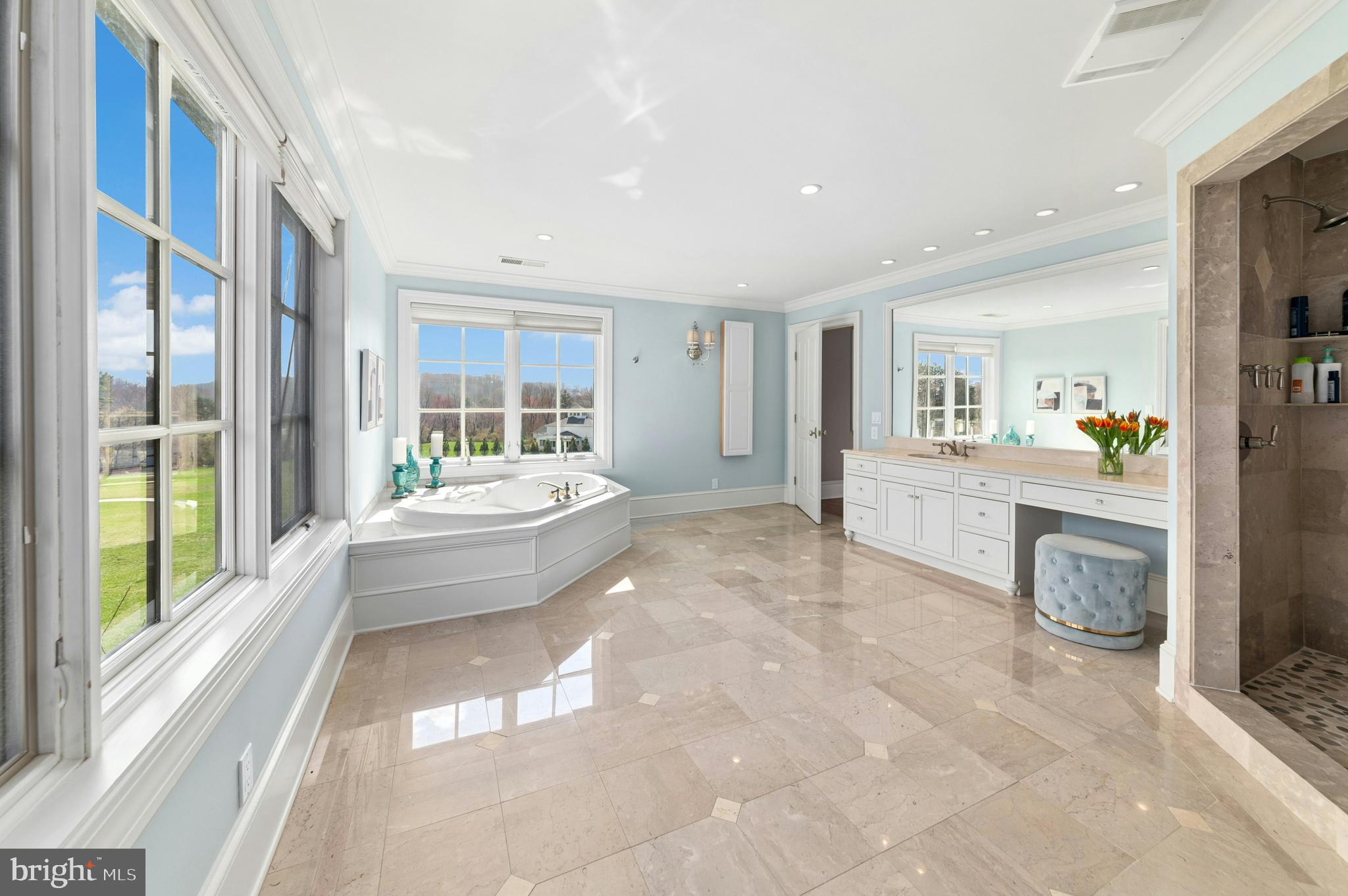 NEWPORT RIDGE - Residential