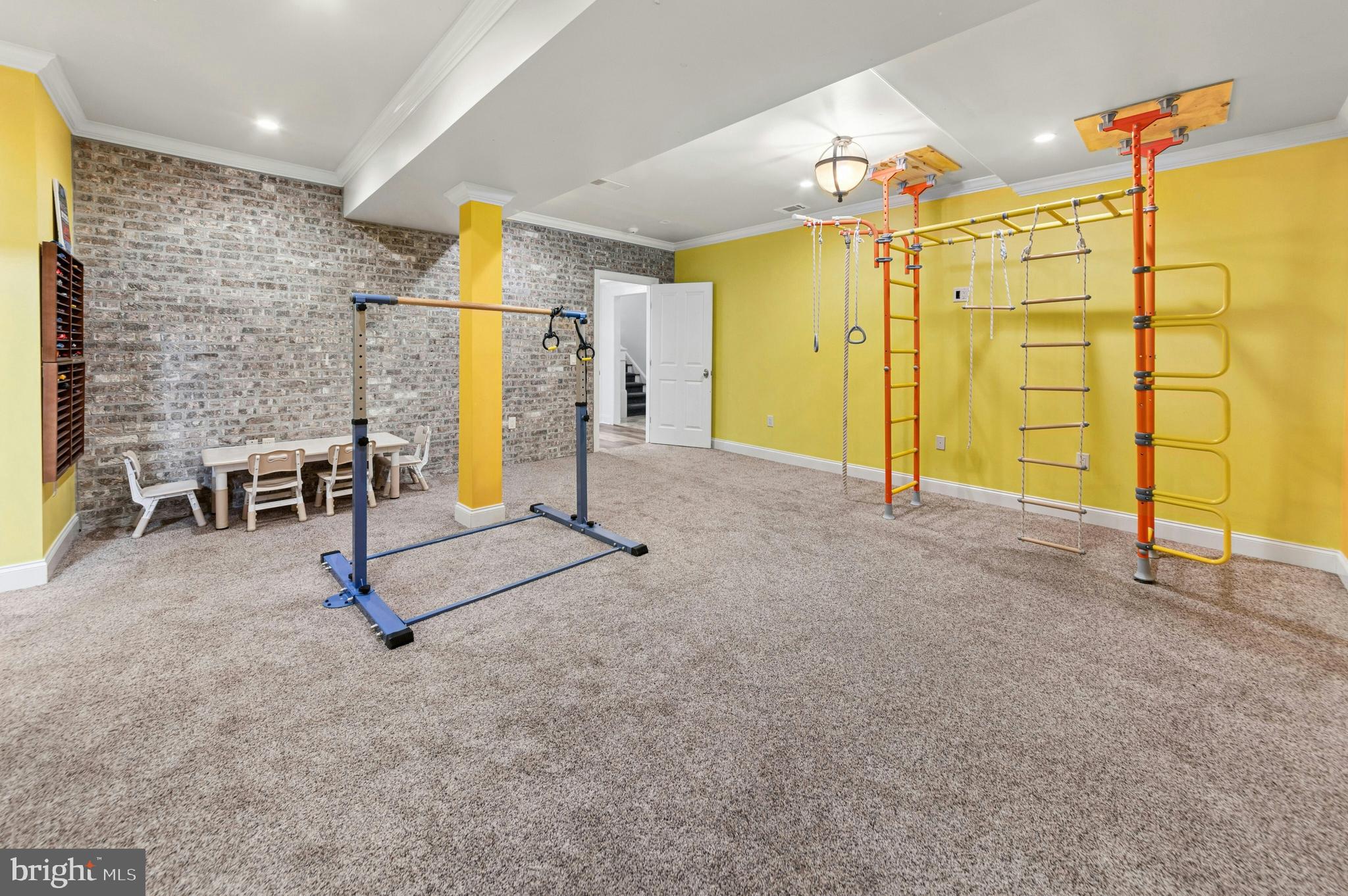 NEWPORT RIDGE - Residential