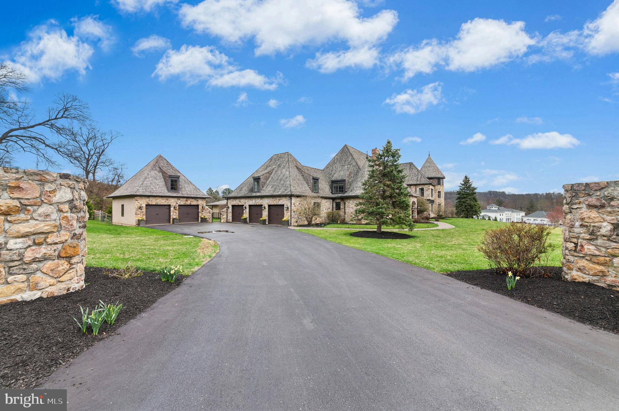 NEWPORT RIDGE - Residential