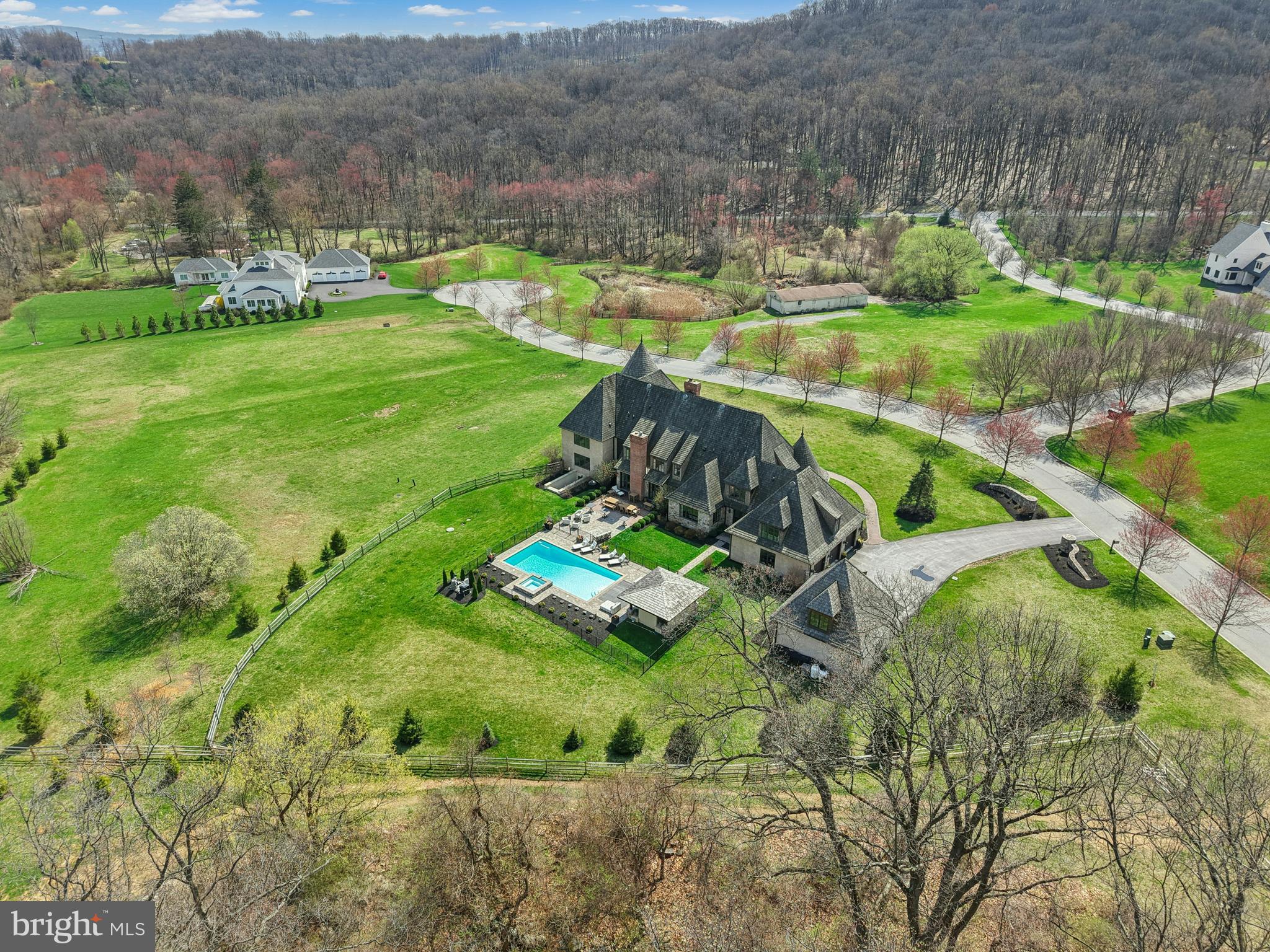 NEWPORT RIDGE - Residential