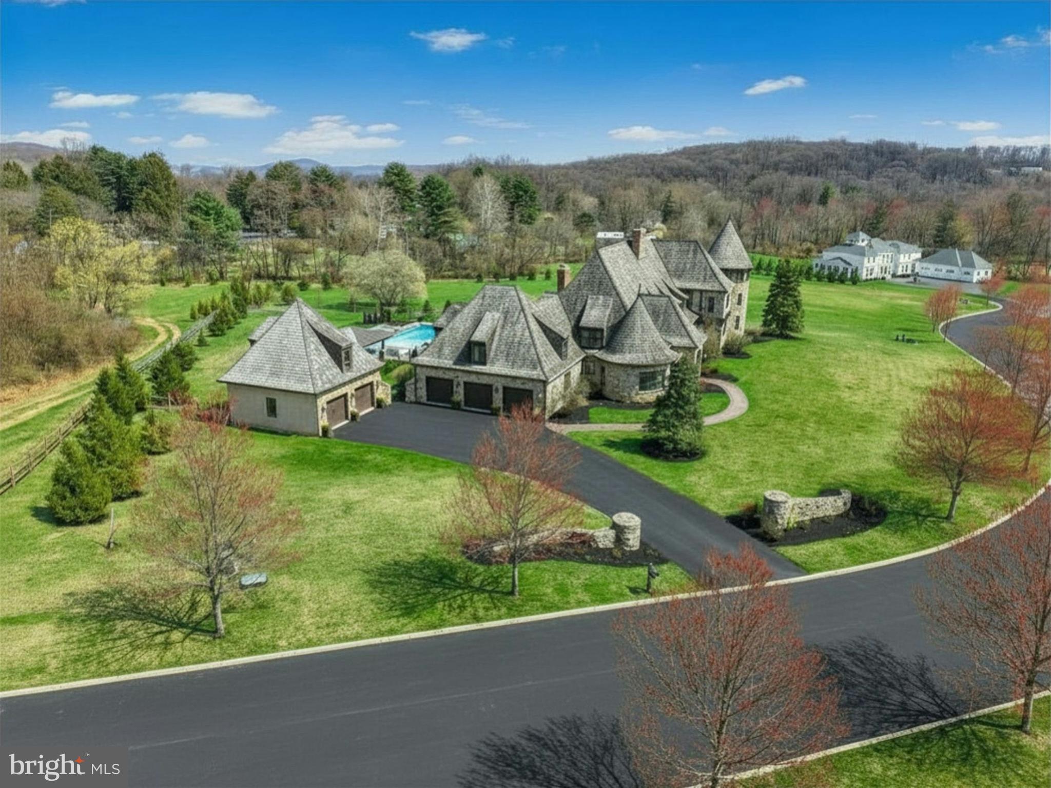 NEWPORT RIDGE - Residential