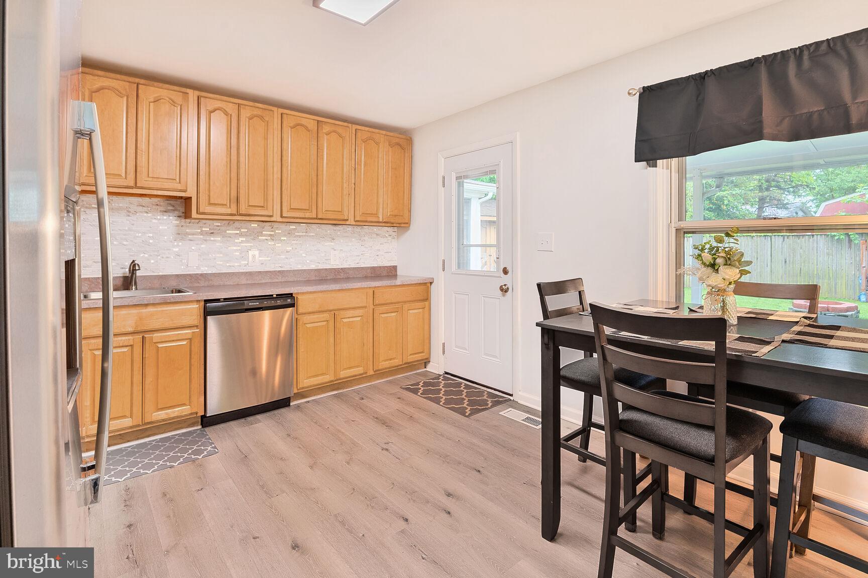 1005 DUMBARTON ROAD