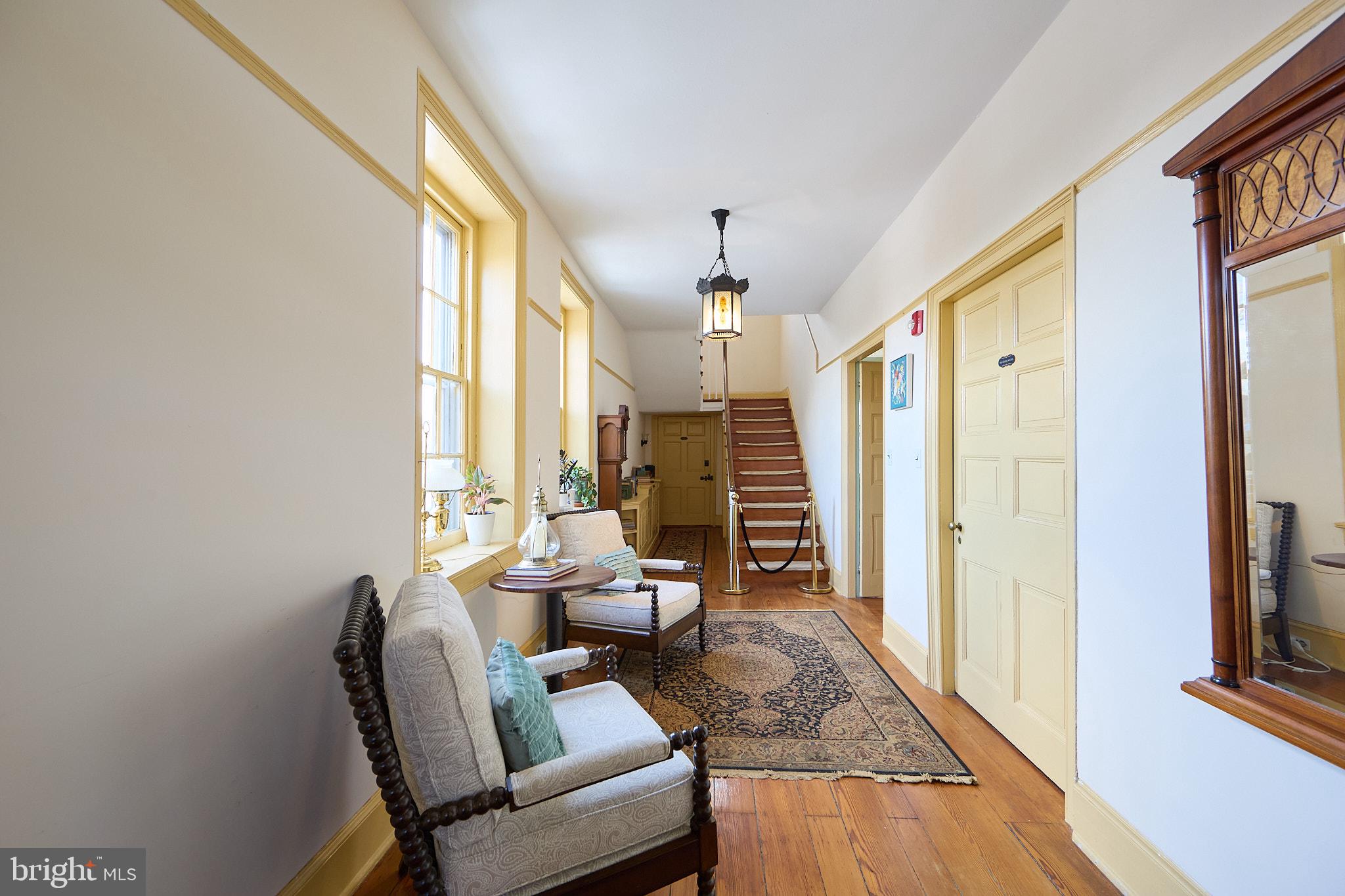 26 W UNION STREET
