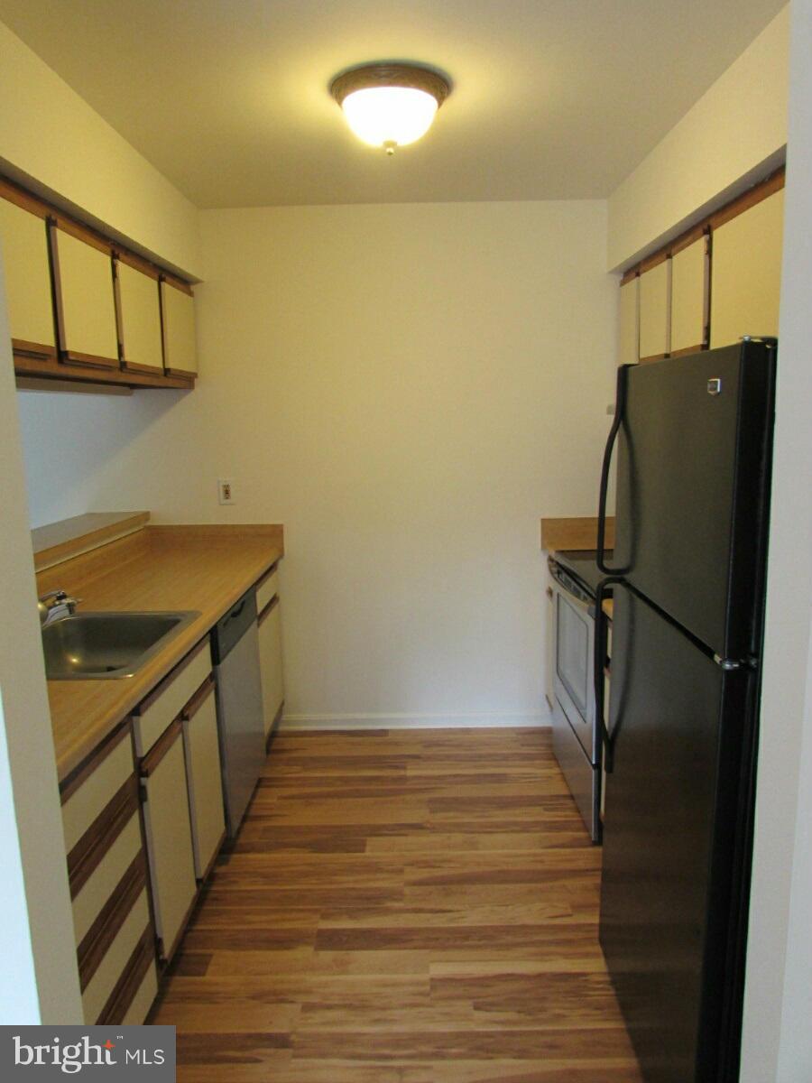 CROMWELL FOUNTAIN - Residential