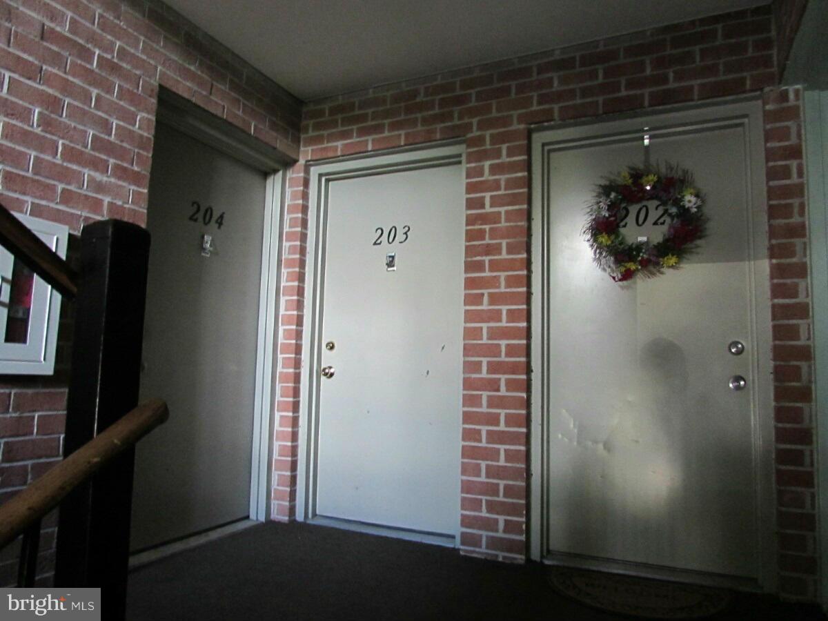 CROMWELL FOUNTAIN - Residential