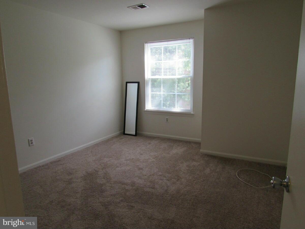 CROMWELL FOUNTAIN - Residential