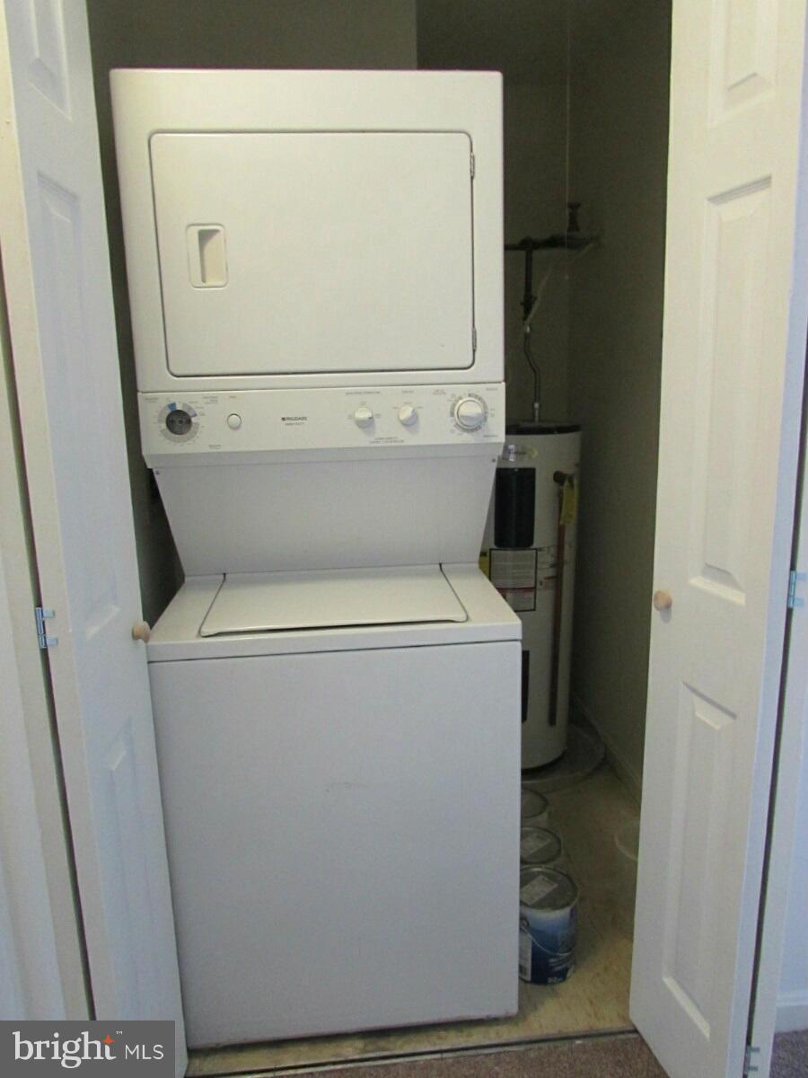 CROMWELL FOUNTAIN - Residential