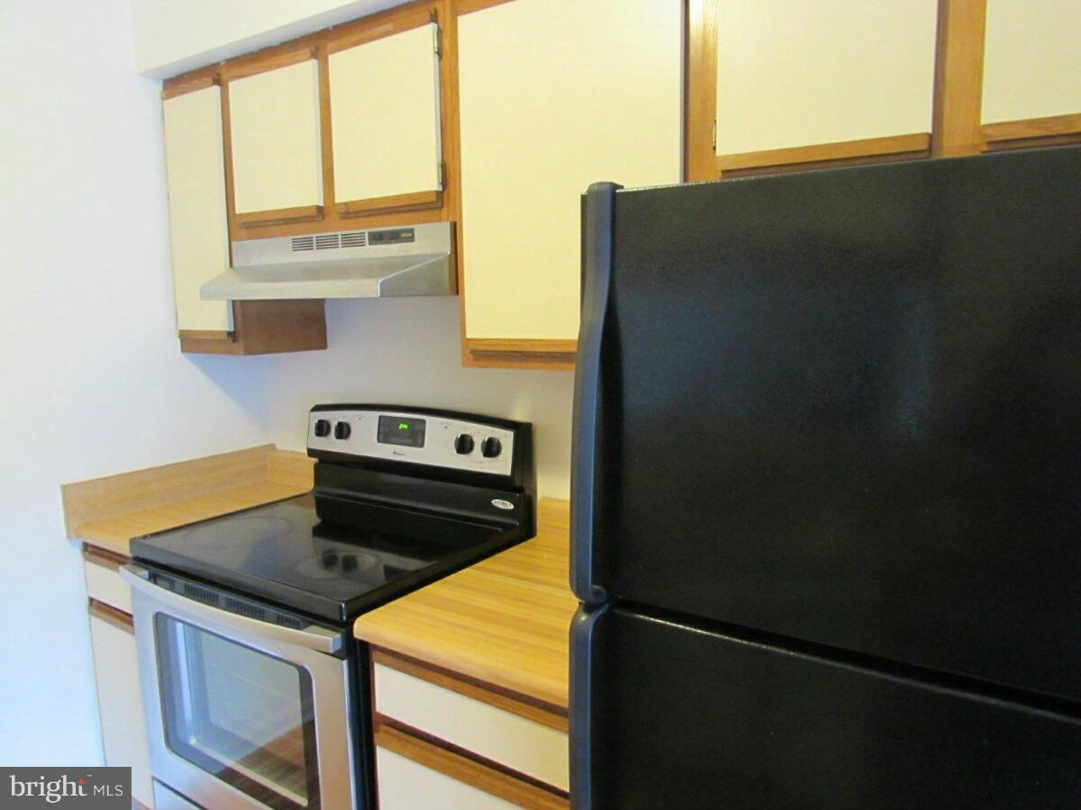 CROMWELL FOUNTAIN - Residential