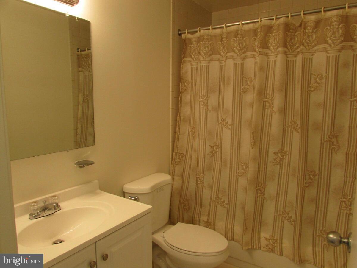 CROMWELL FOUNTAIN - Residential