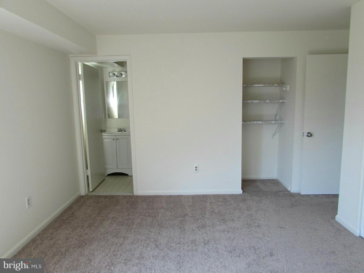 CROMWELL FOUNTAIN - Residential