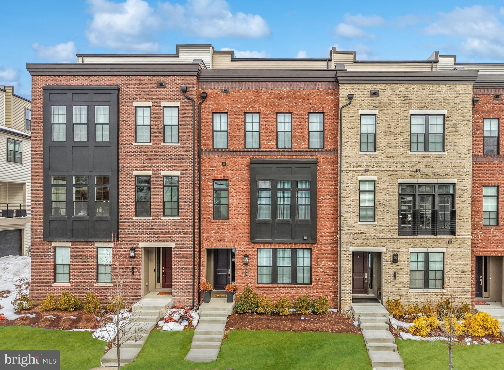 METRO WALK AT MOOREFIELD STATION - Residential