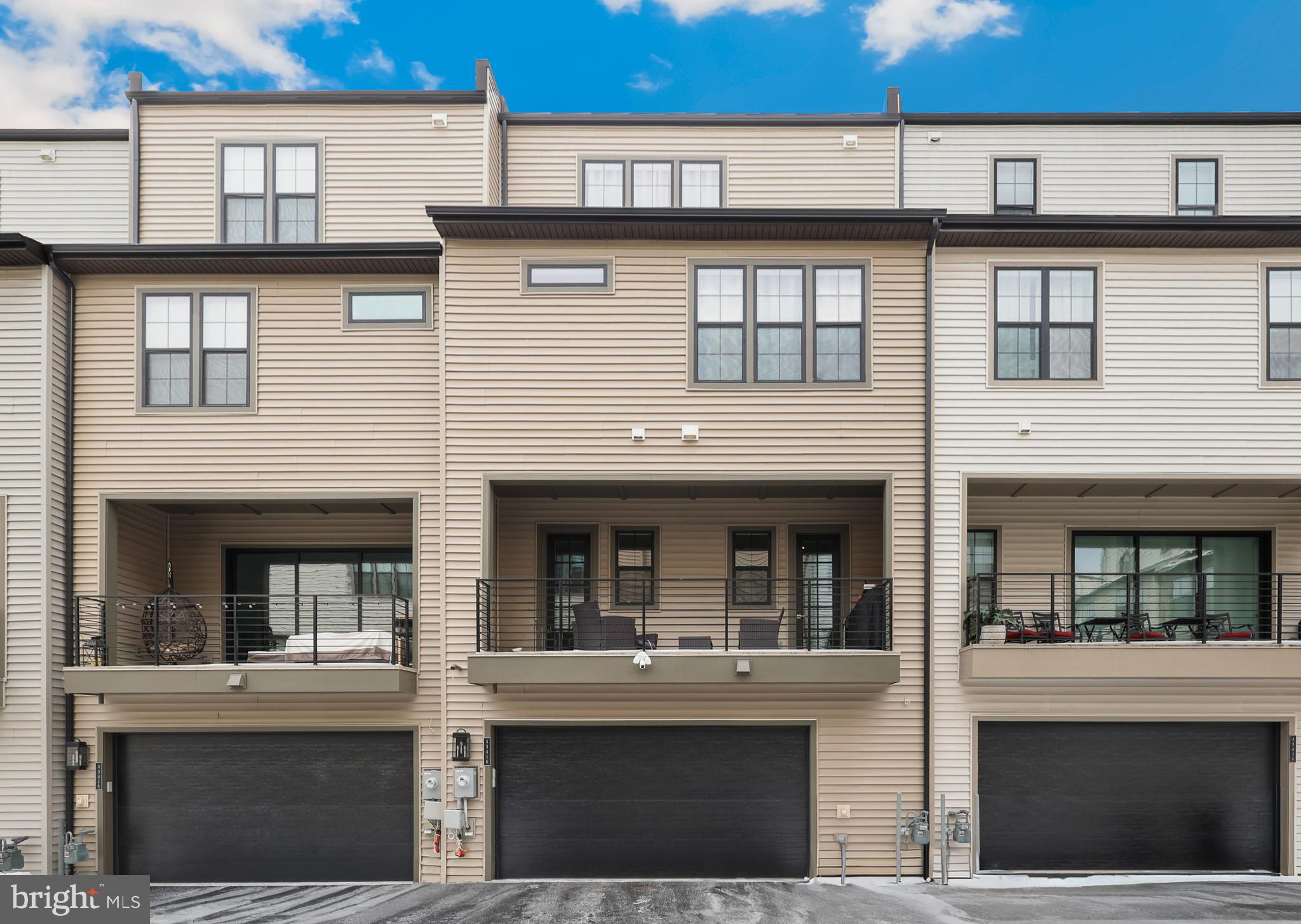 METRO WALK AT MOOREFIELD STATION - Residential