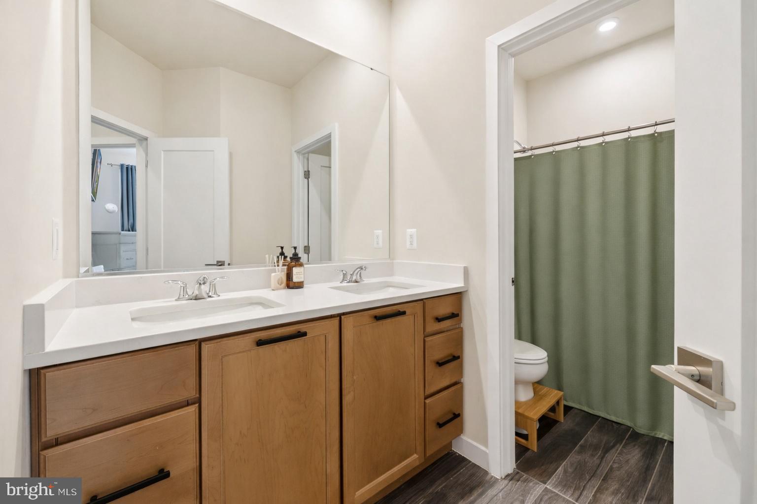 METRO WALK AT MOOREFIELD STATION - Residential