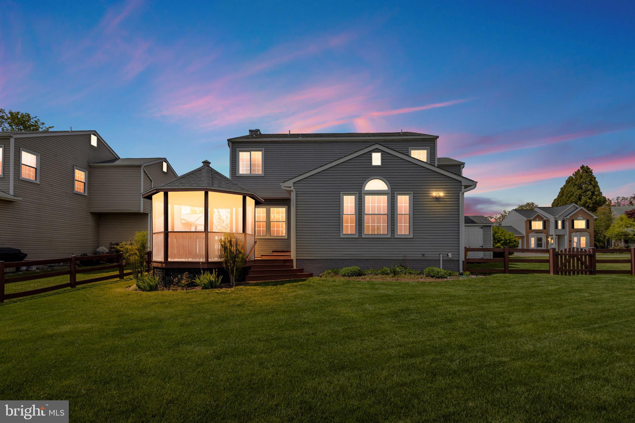 SEVEN OAKS - Residential