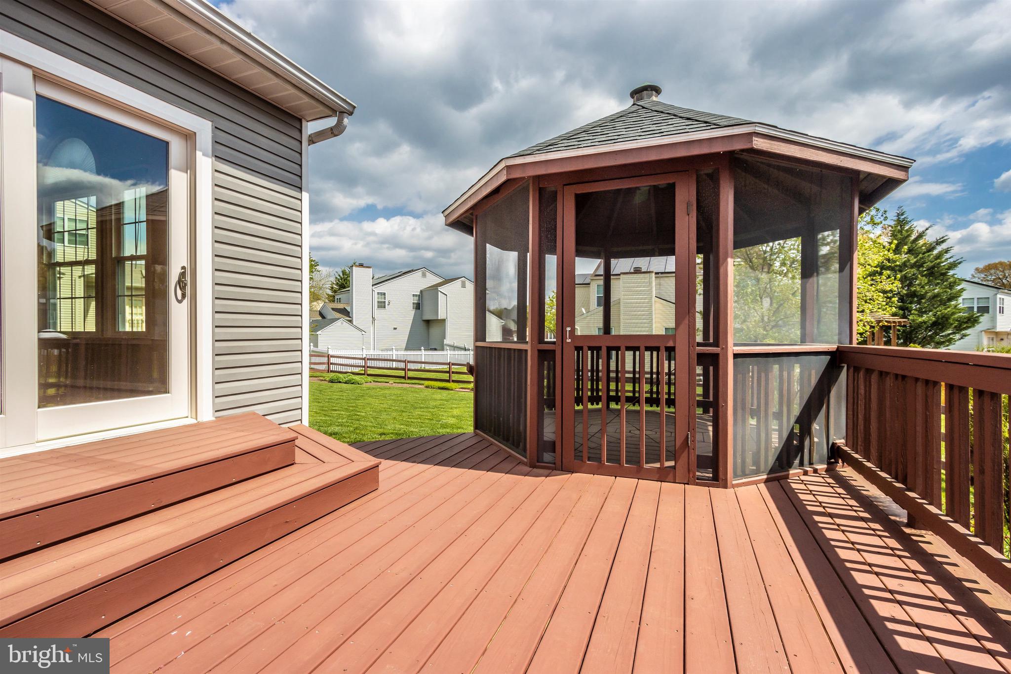 SEVEN OAKS - Residential