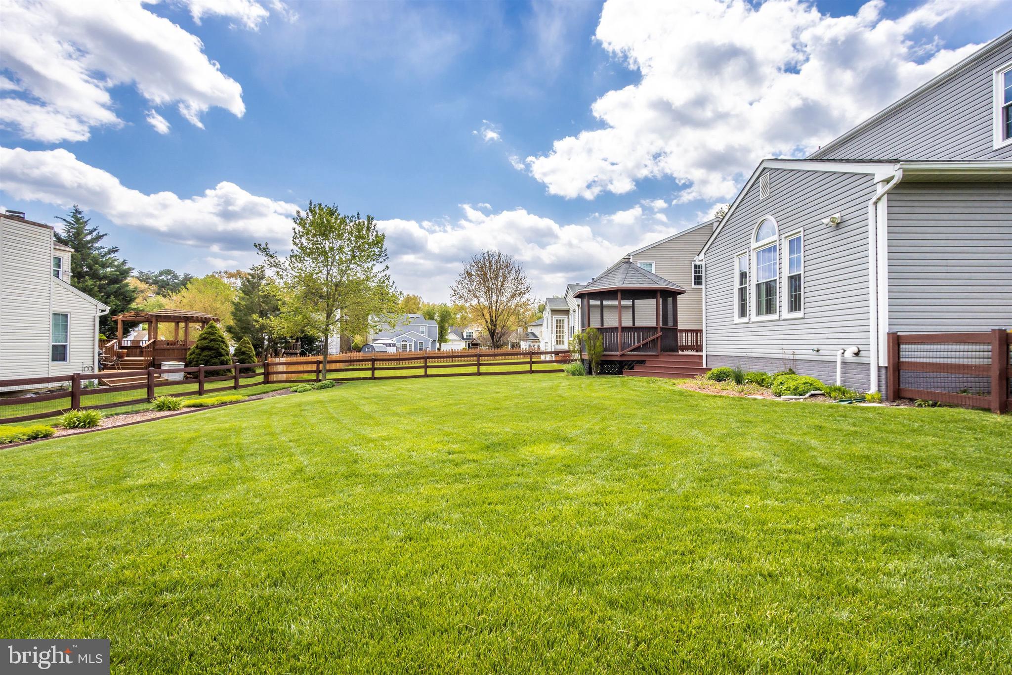 SEVEN OAKS - Residential