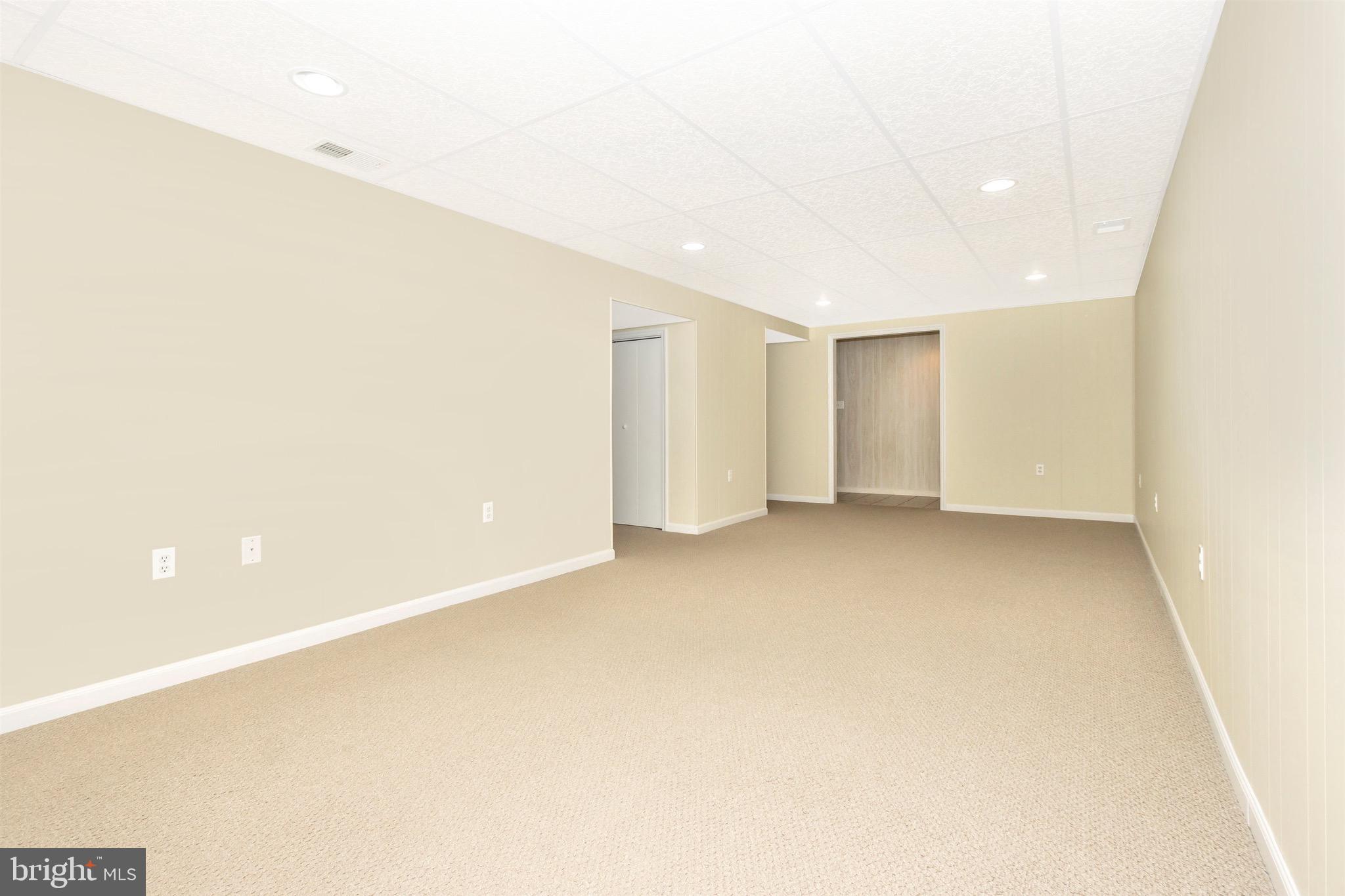 SEVEN OAKS - Residential