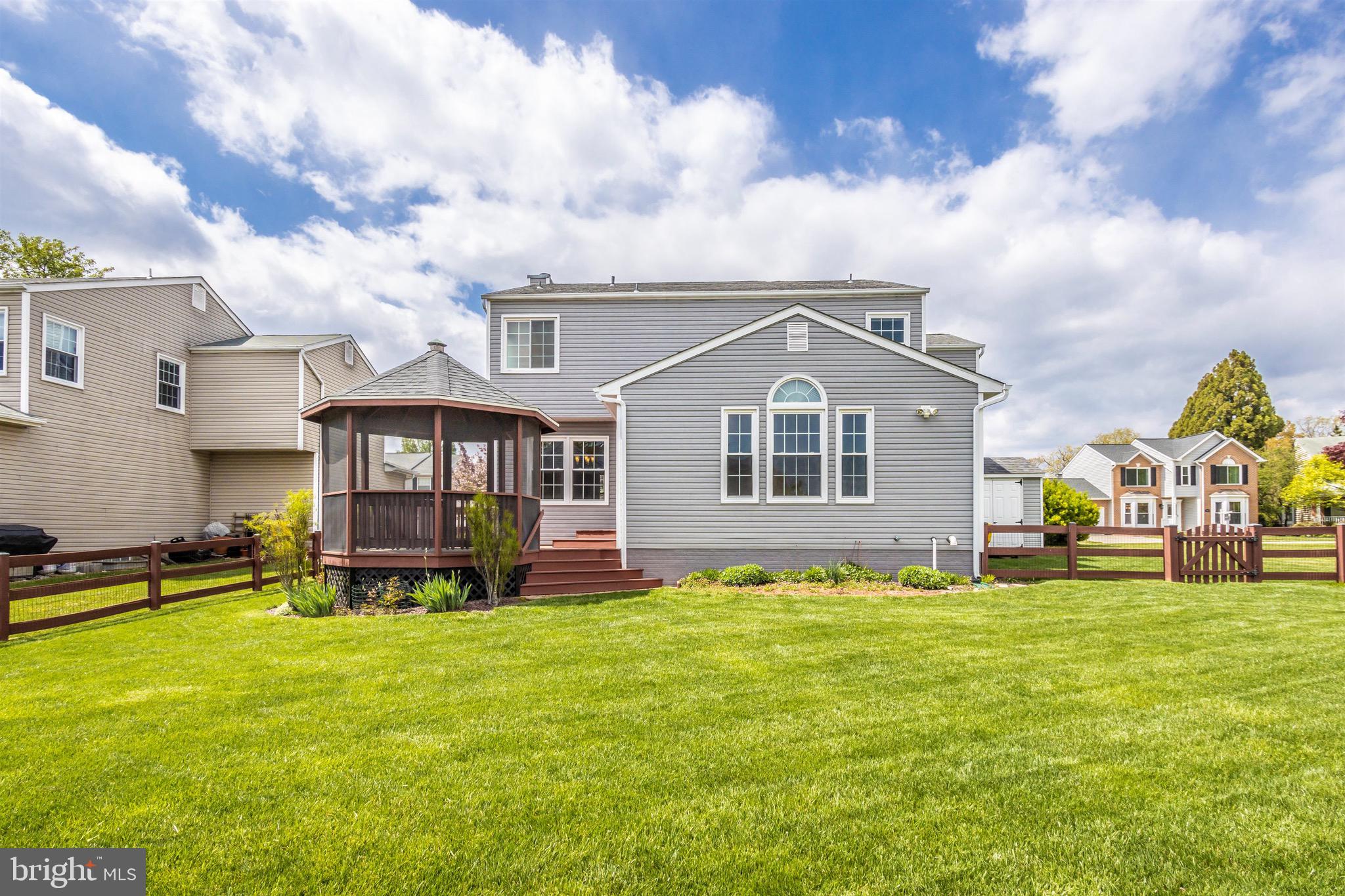 SEVEN OAKS - Residential