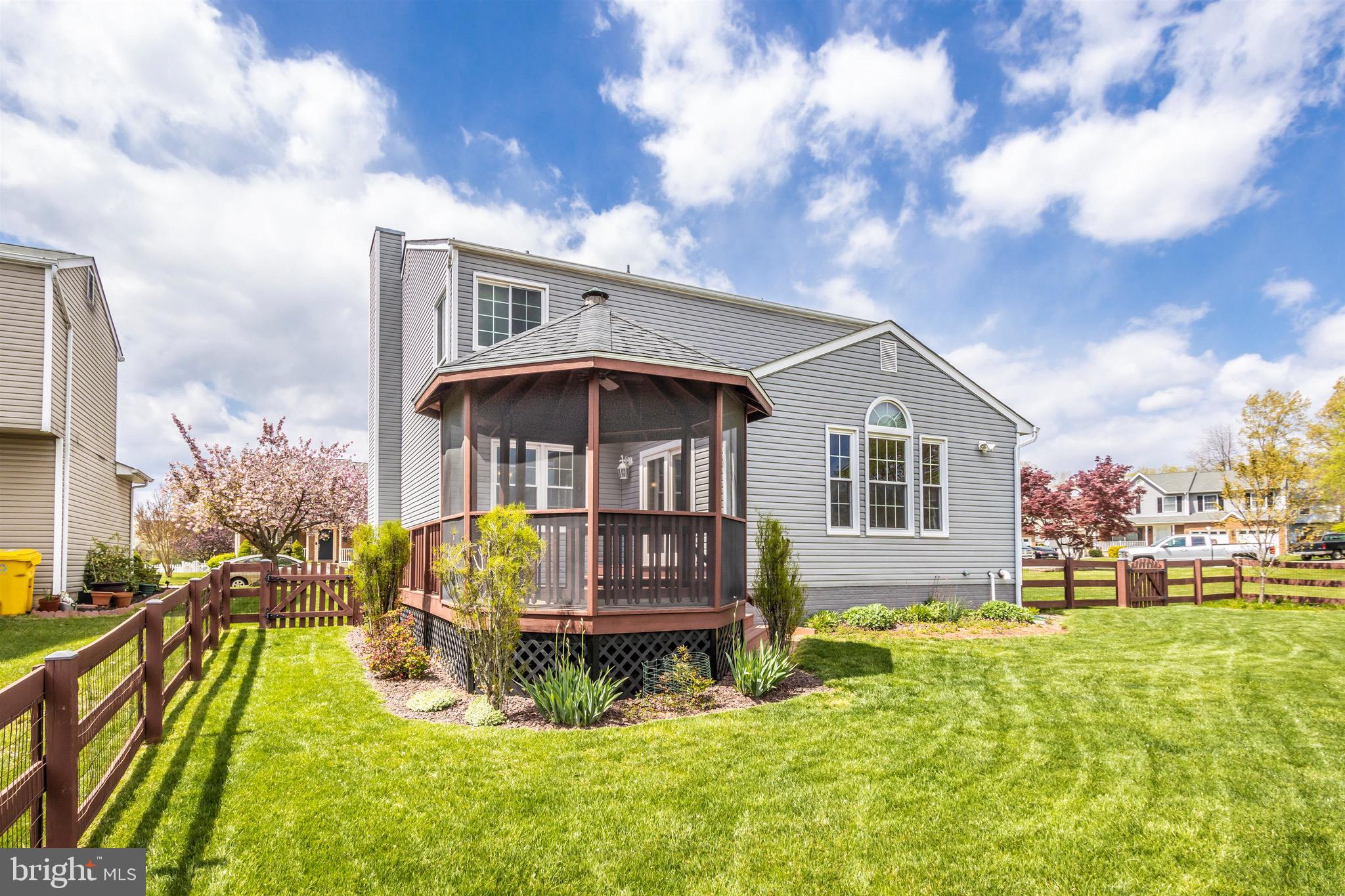 SEVEN OAKS - Residential