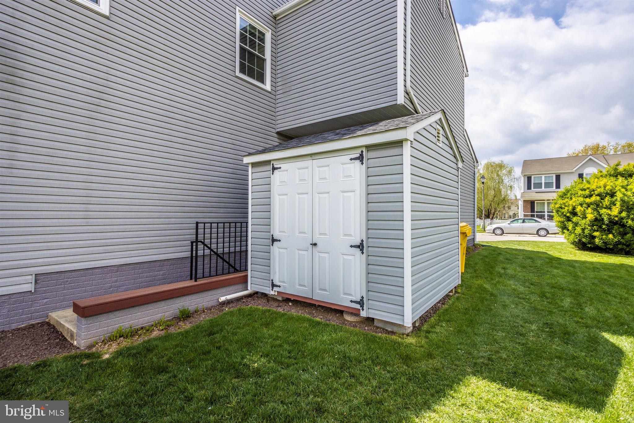 SEVEN OAKS - Residential