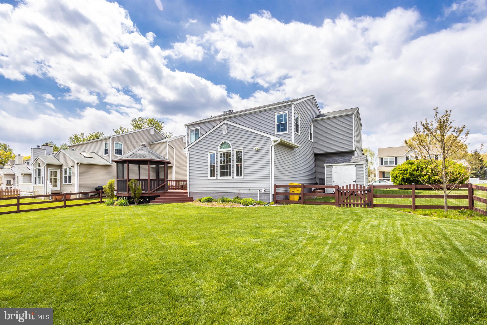 SEVEN OAKS - Residential