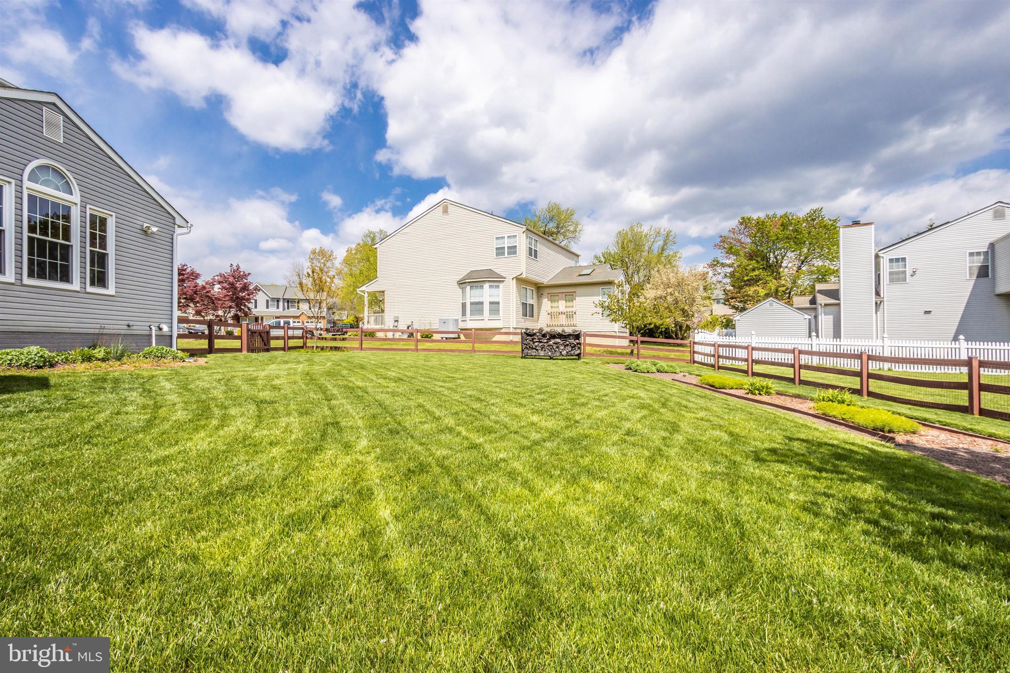 SEVEN OAKS - Residential