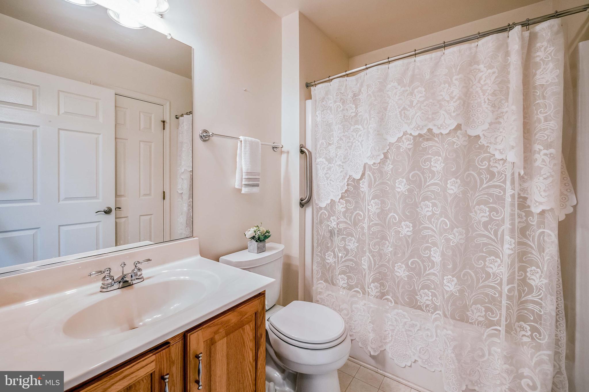 FOXFIELD AT MIDDLETOWN - Residential