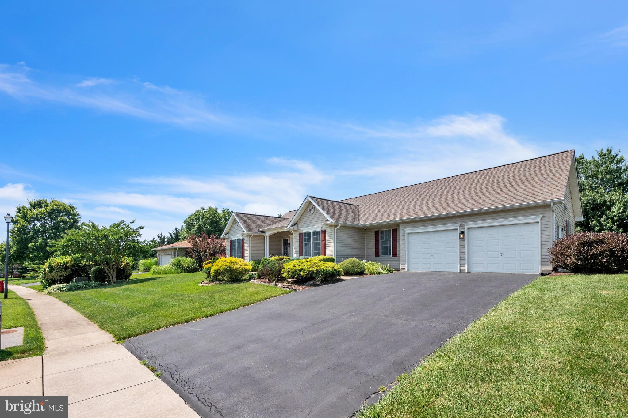 FOXFIELD AT MIDDLETOWN - Residential