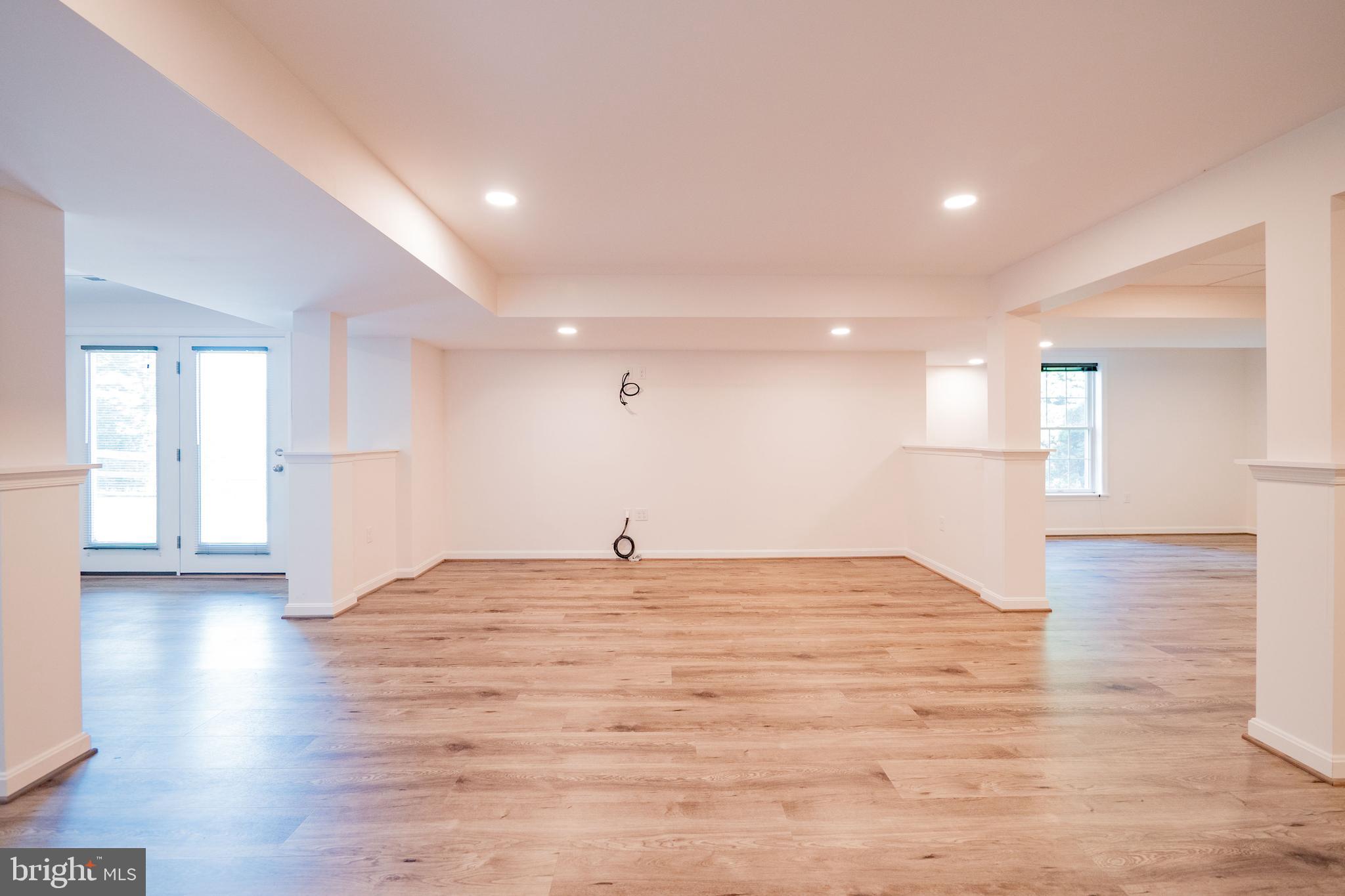 FOXFIELD AT MIDDLETOWN - Residential