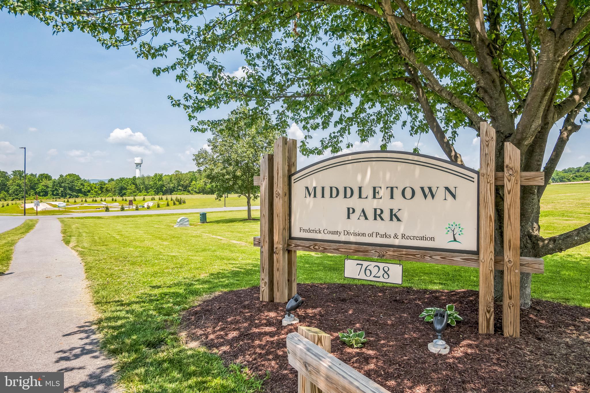 FOXFIELD AT MIDDLETOWN - Residential