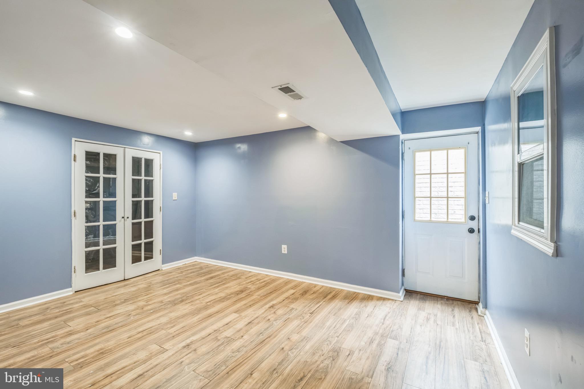 RIVER CREST - Residential