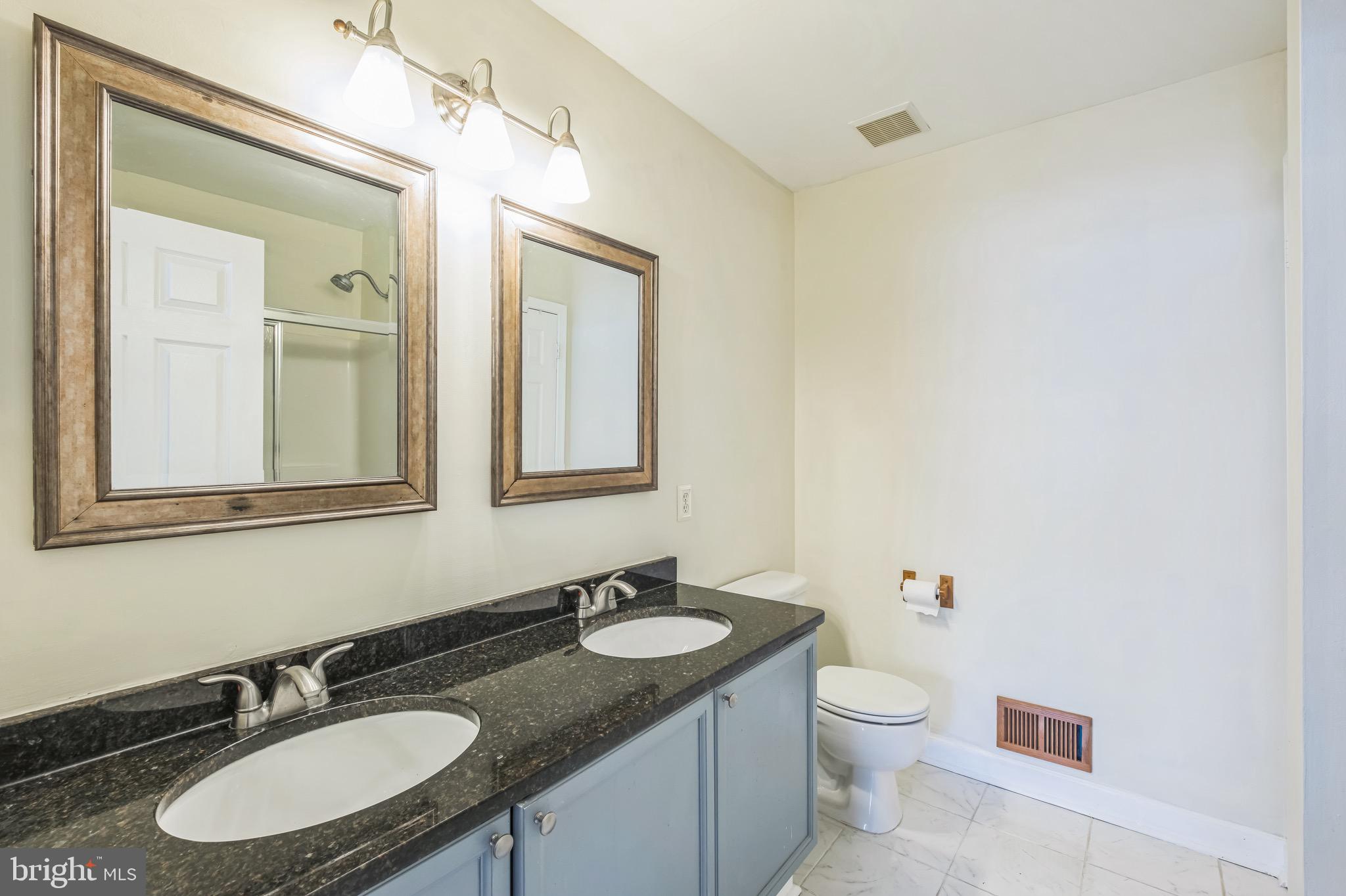 RIVER CREST - Residential