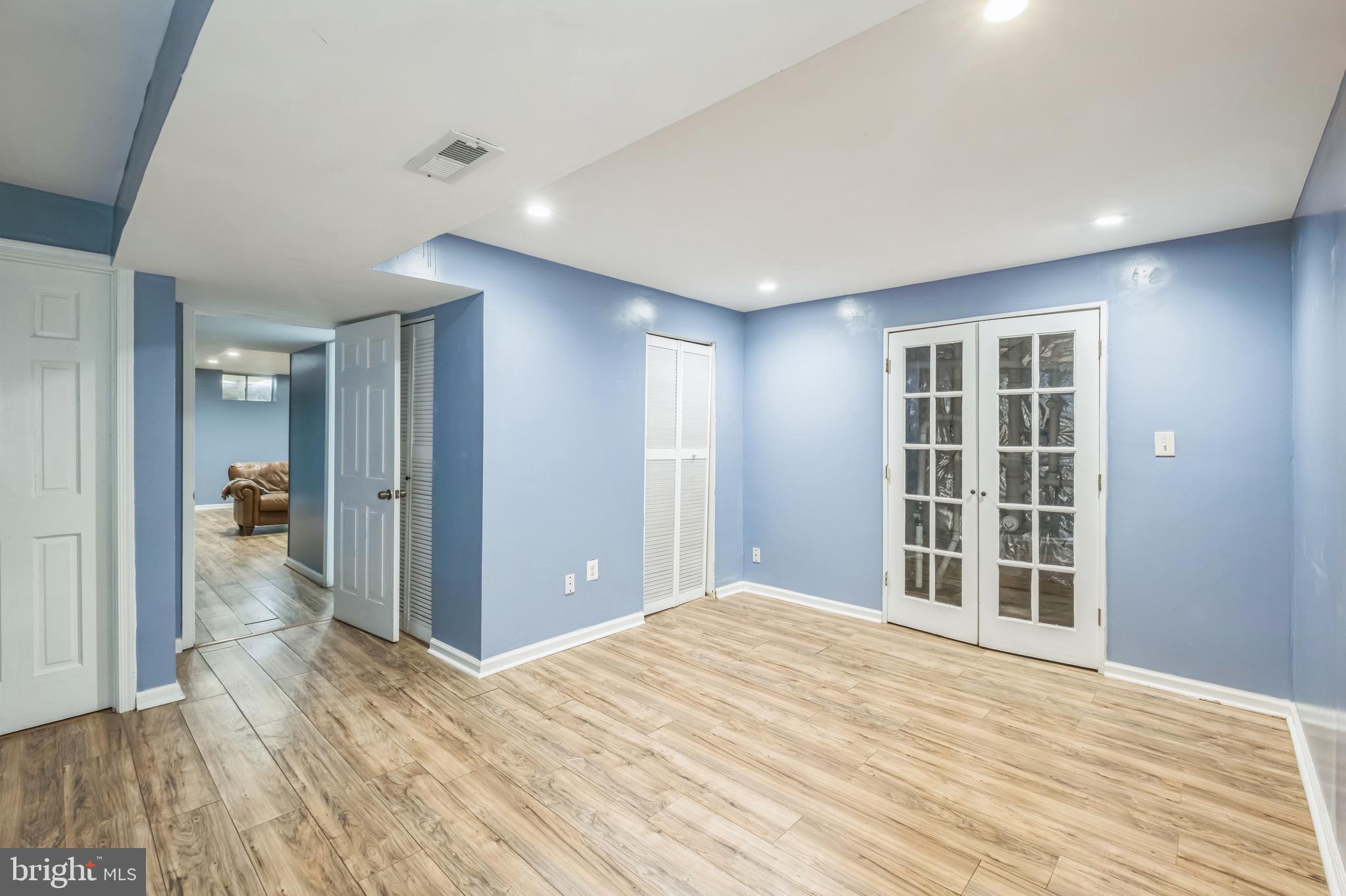 RIVER CREST - Residential