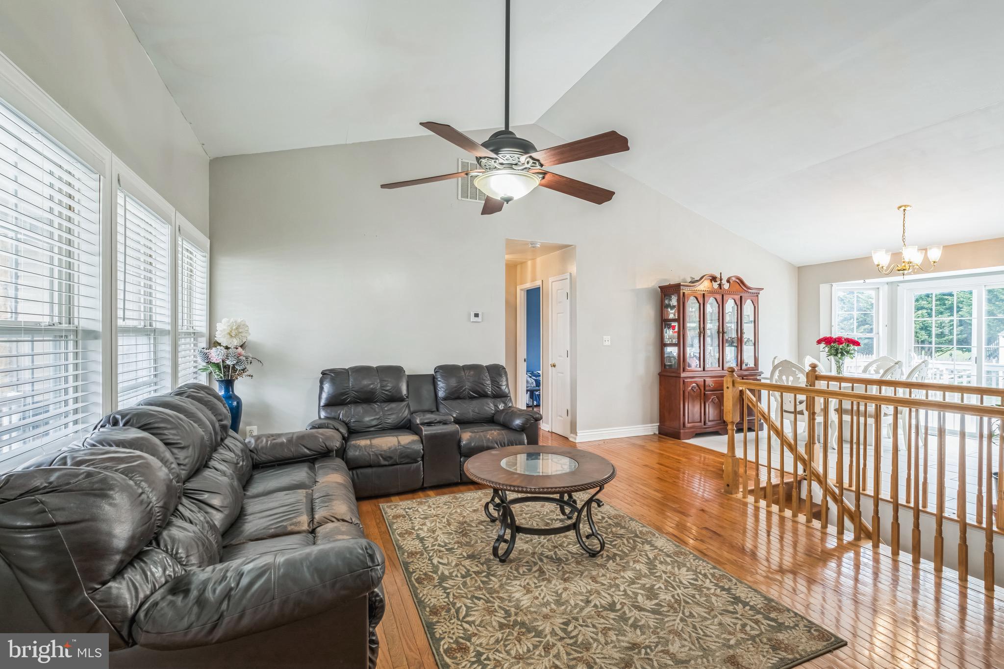 RIVER CREST - Residential