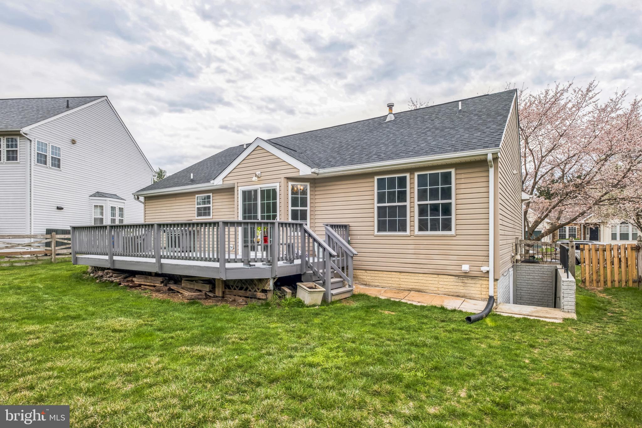 RIVER CREST - Residential