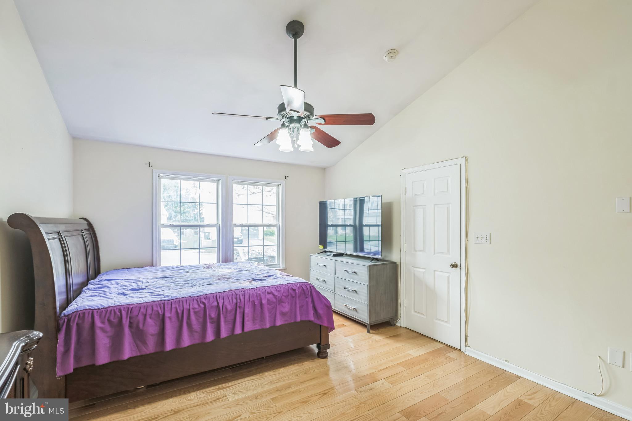 RIVER CREST - Residential