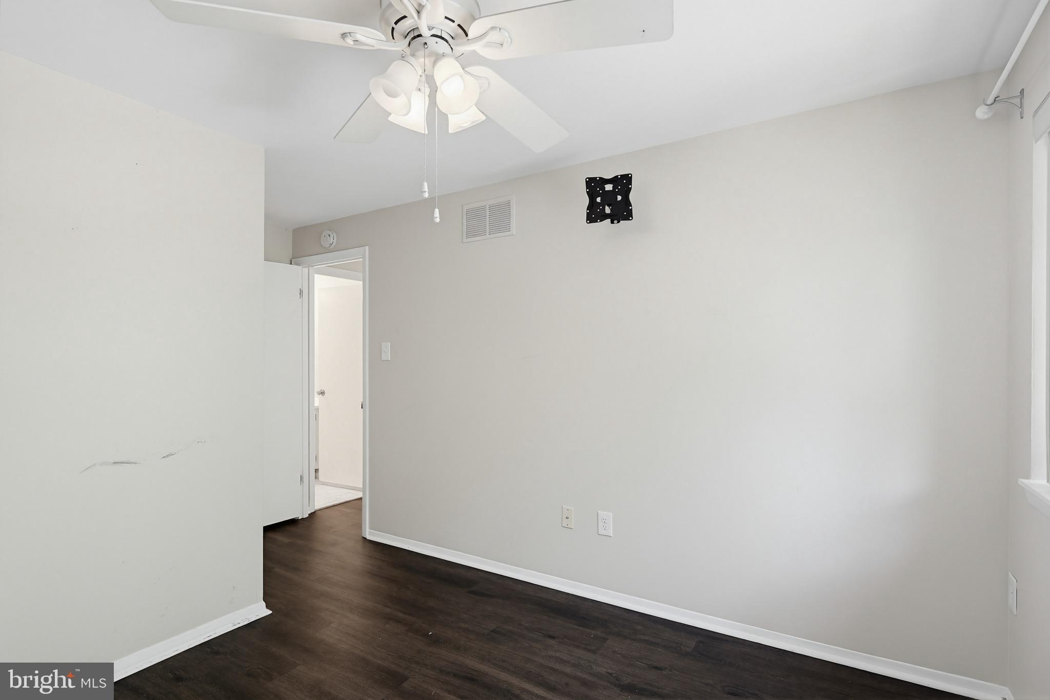 VILLAGE OF OWEN BROWN - Residential