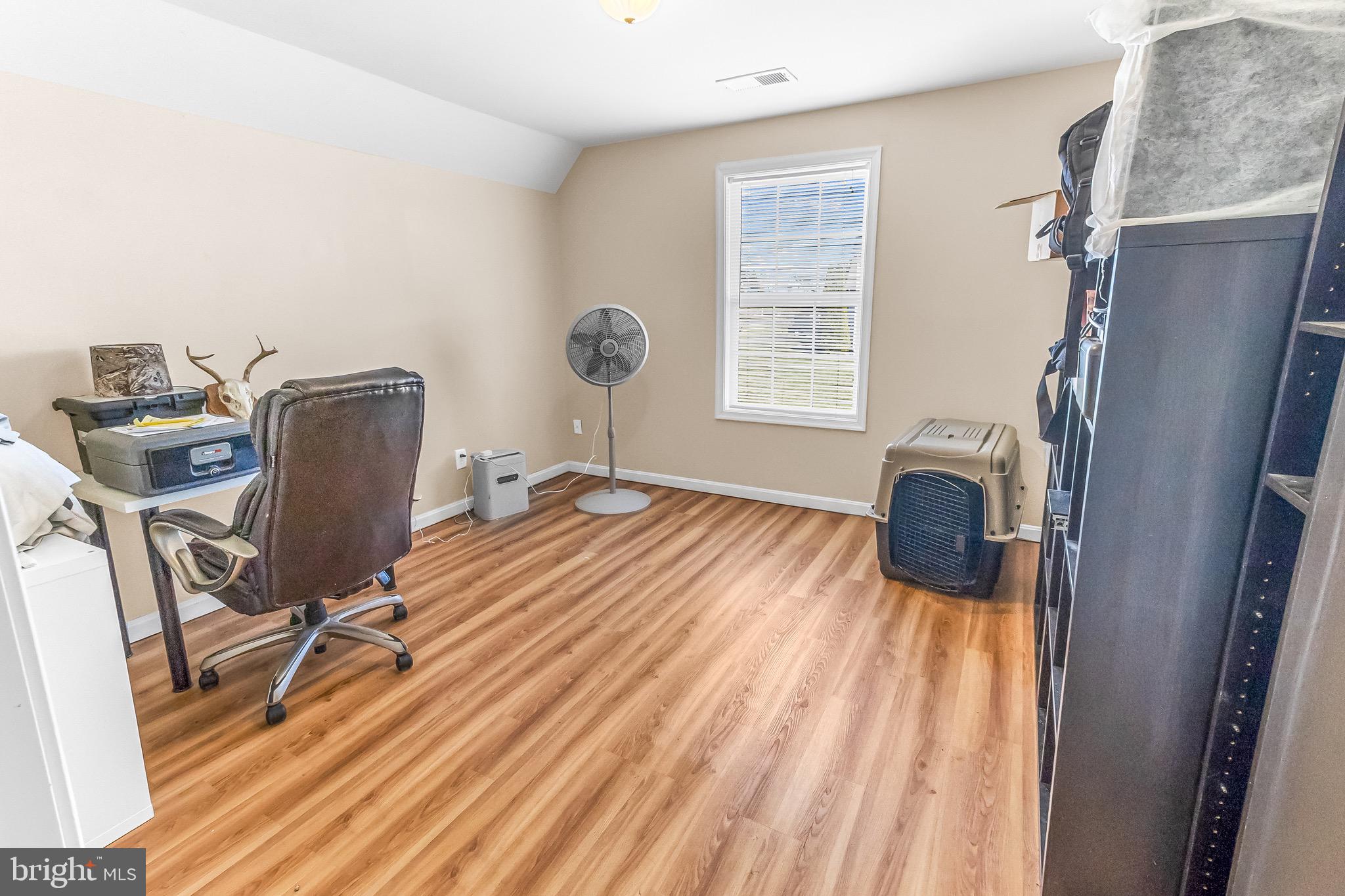 APPLE KNOLLS ESTATES - Residential